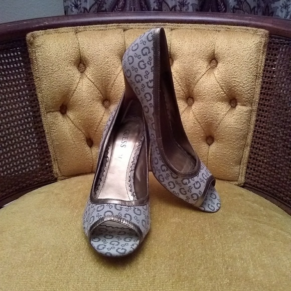 Guess Heels (Final Sell Price) - Picture 4 of 4